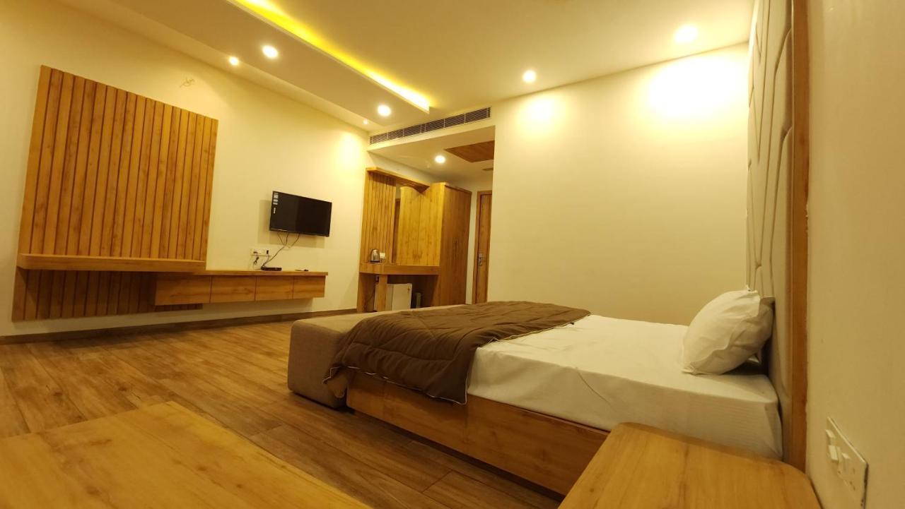 Отель Aanandam Greens Sehore Экстерьер фото