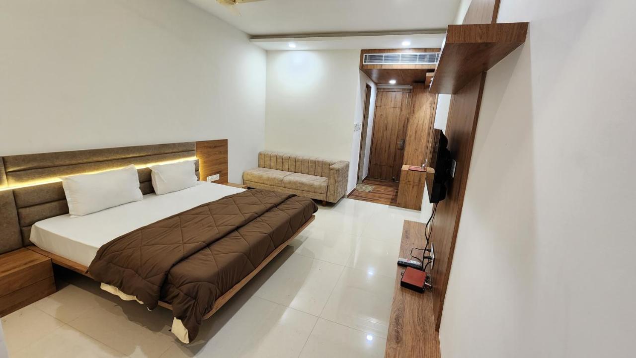 Отель Aanandam Greens Sehore Экстерьер фото